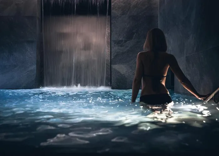 Hotel: Yona Ex Le Parc Hotel